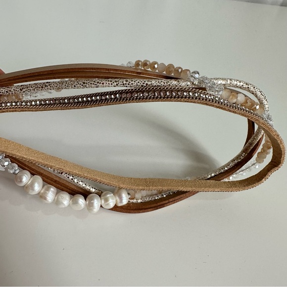 Francesca’s Leather & Bead Choker or Bracelet in Gold with Magnetic Closure - Picture 9 of 9